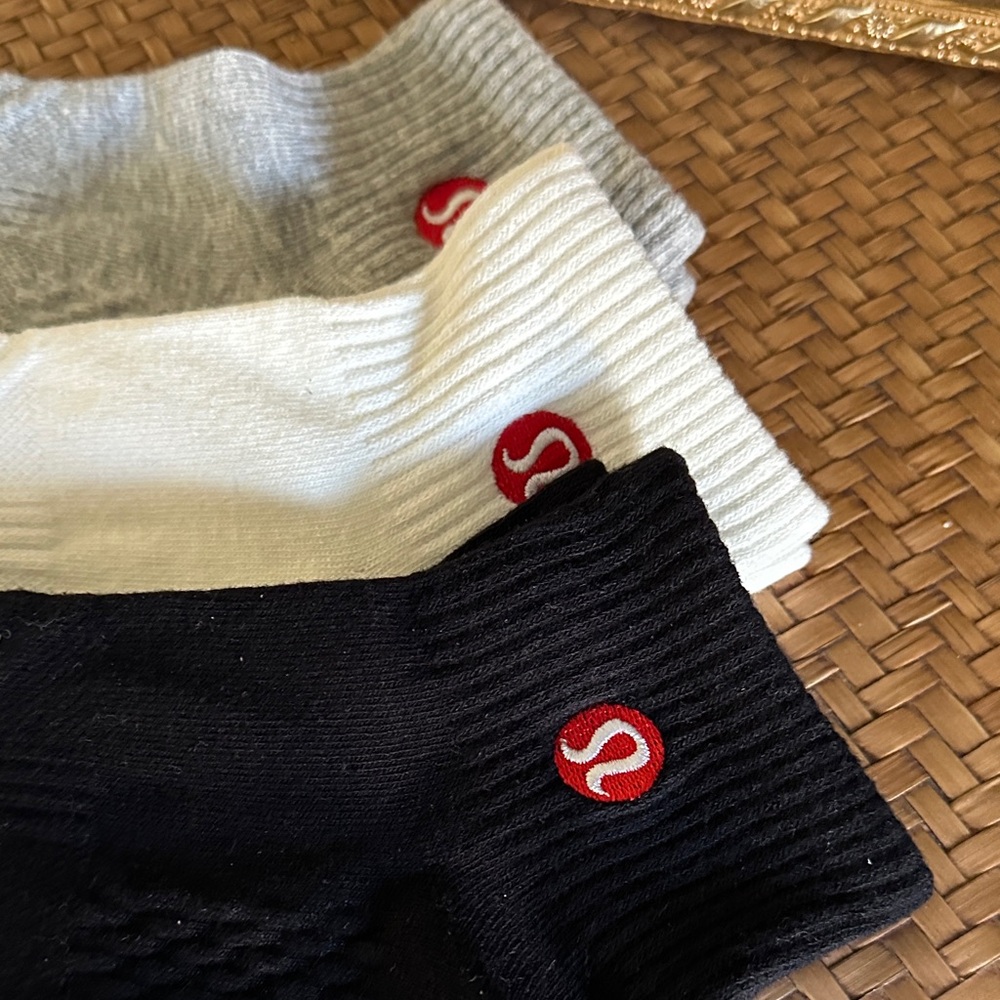 lululemon athletica Daily Stride Crew Socks - Black, White, Gray - Picture 4 of 4
